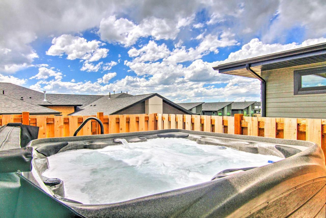 Modern Bozeman Family Townhome With Hot Tub! ภายนอก รูปภาพ